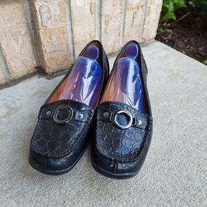 Naturalizer flats women's shoes  😀😀😀Size 8